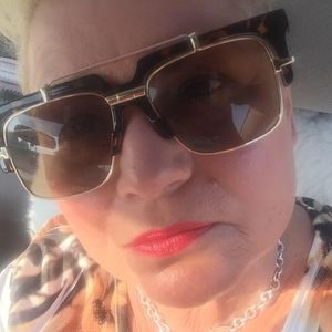 Meet your Posher, Georgina